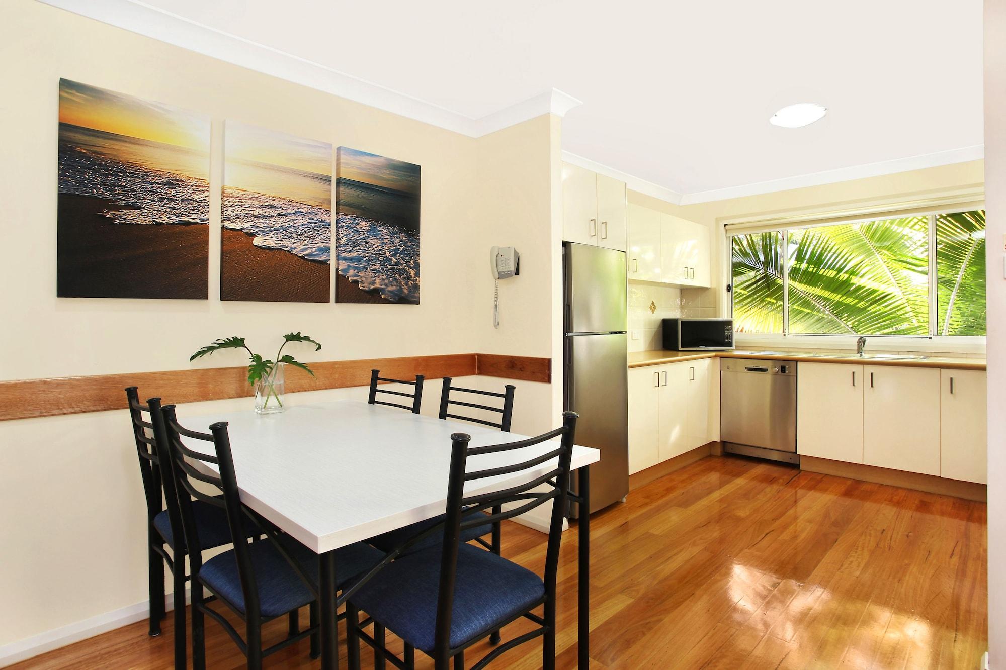 Flynns On Surf Beach Villas Порт-Маккуори Экстерьер фото