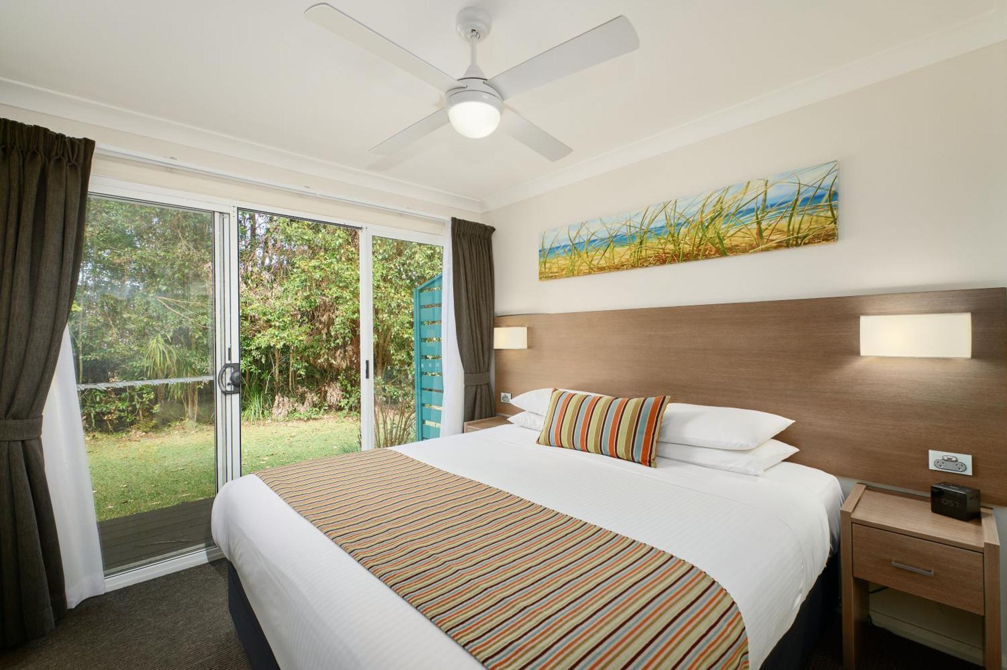 Flynns On Surf Beach Villas Порт-Маккуори Экстерьер фото