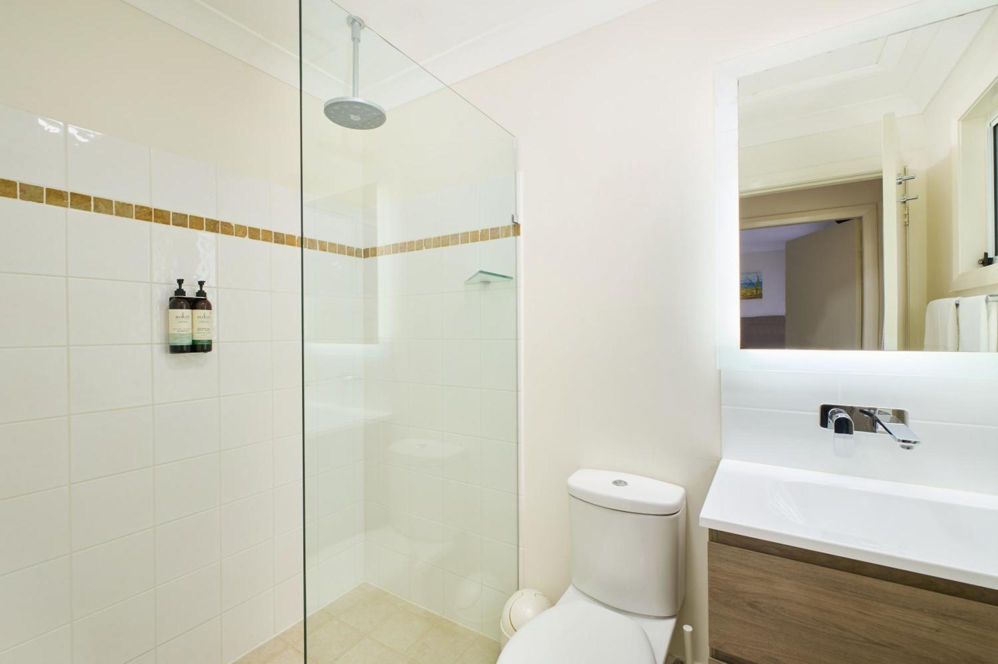 Flynns On Surf Beach Villas Порт-Маккуори Экстерьер фото