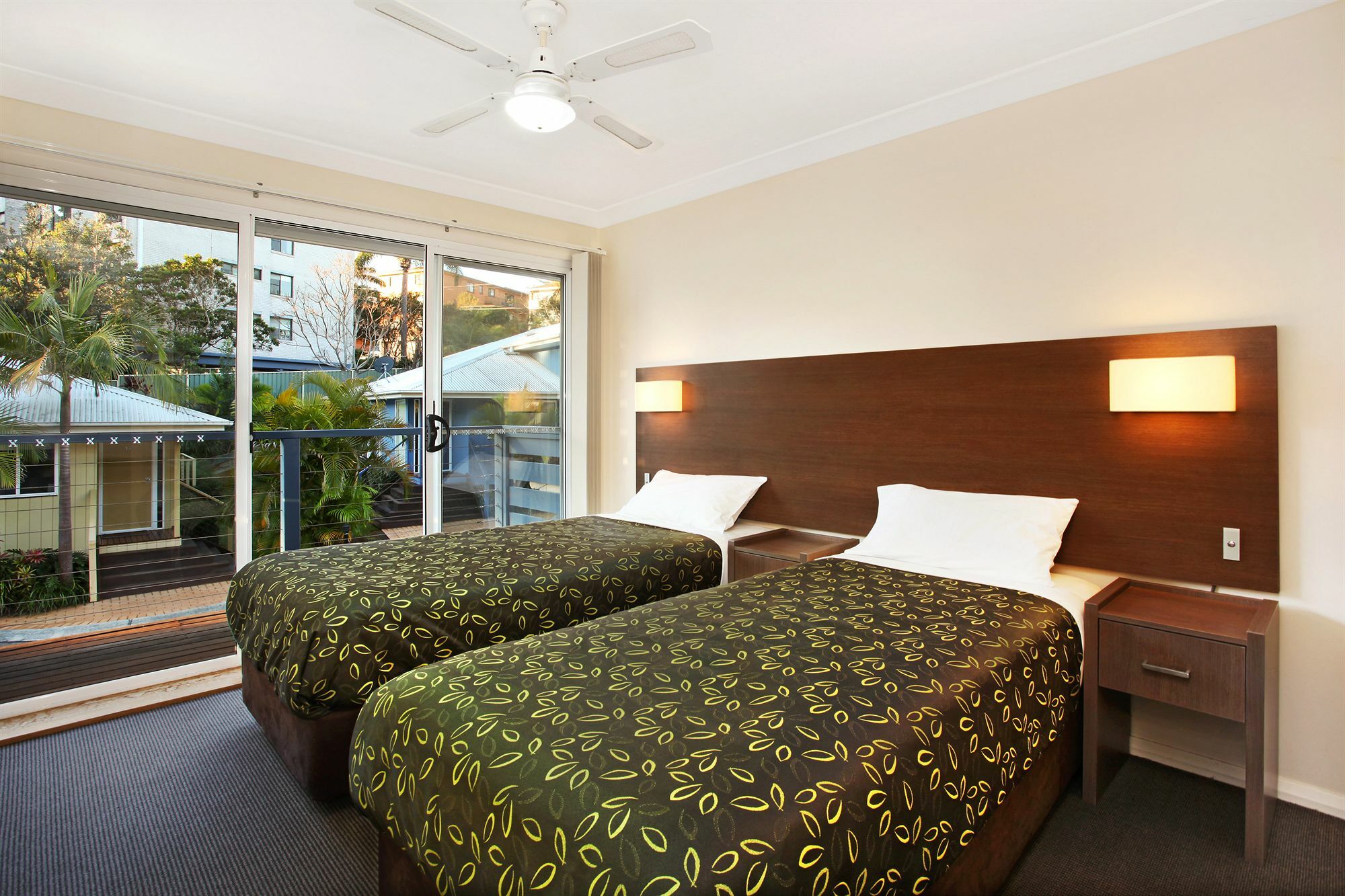 Flynns On Surf Beach Villas Порт-Маккуори Экстерьер фото